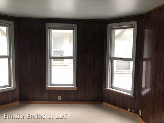 Building Photo - 1222 W Washington St