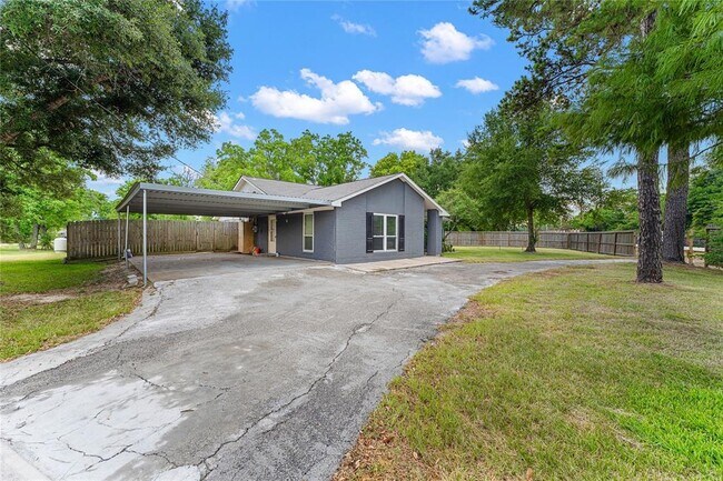 Building Photo - 2704 Saddlehorn Trail