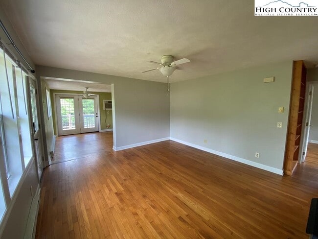 Building Photo - 417 Will Vannoy Rd