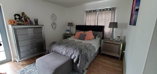 Foto del edificio - 1040 7th St