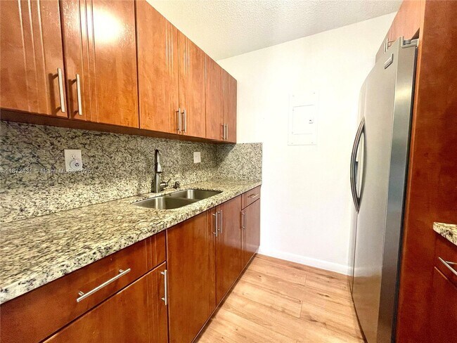Foto del edificio - 7415 SW 152nd Ave