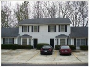 Building Photo - 1215 Oakplace Dr SW