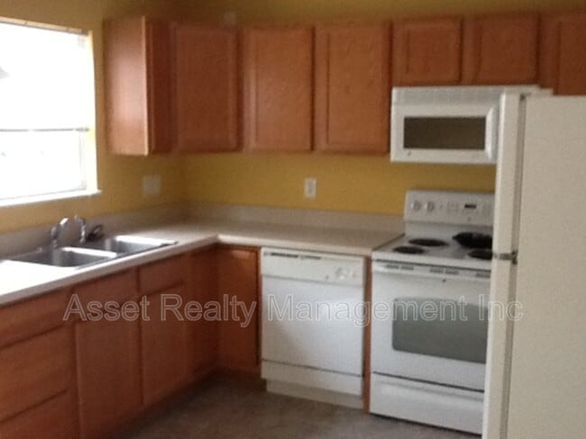 Building Photo - 1667 Maple View Way