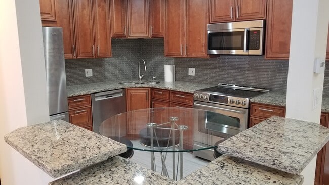Building Photo - 1112 Castilian Ct