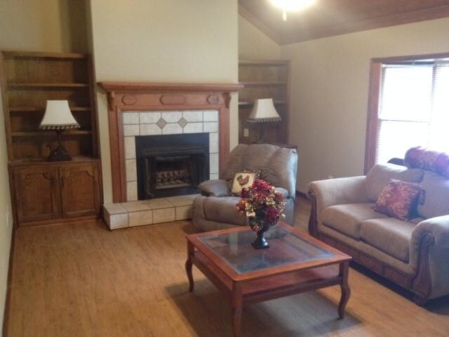 Primary Photo - 200 Eaglewood