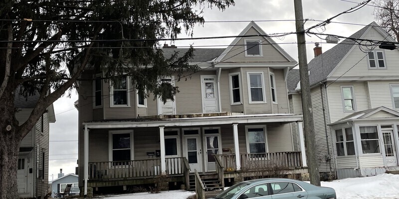 Primary Photo - 1264 University Avenue