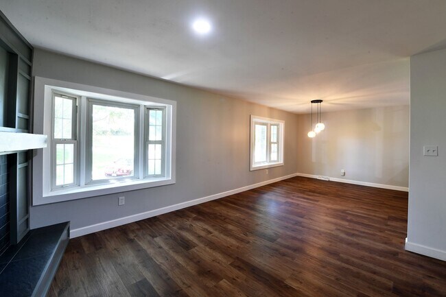 Foto del edificio - 2706 Christy Ave