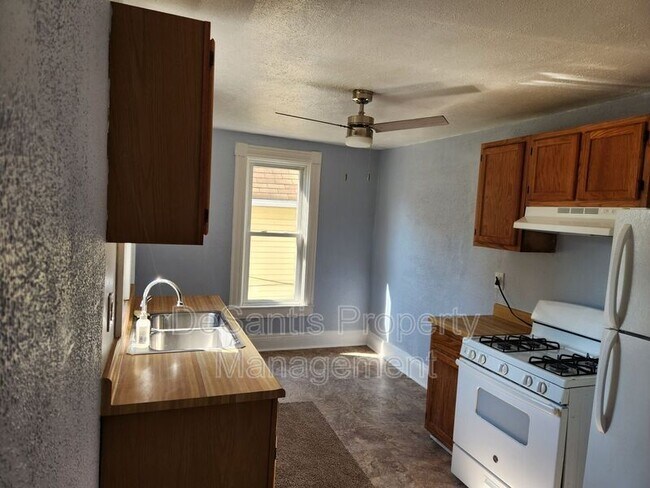 Building Photo - 506 Ridge Ave