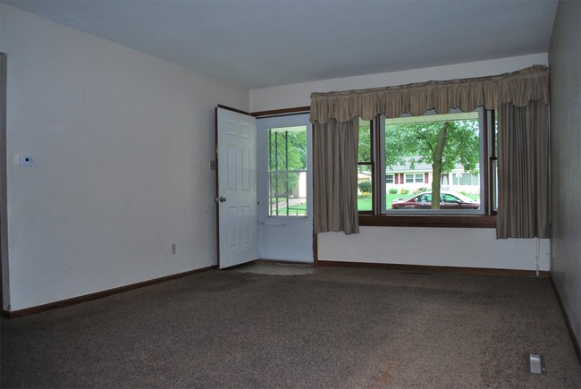 Building Photo - 269 Jacolyn Dr NW