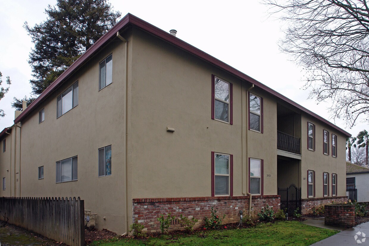 Building Photo - 2623 U St