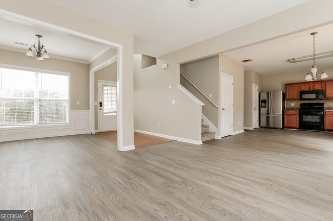 Foto del edificio - 5664 Wakehurst Dr