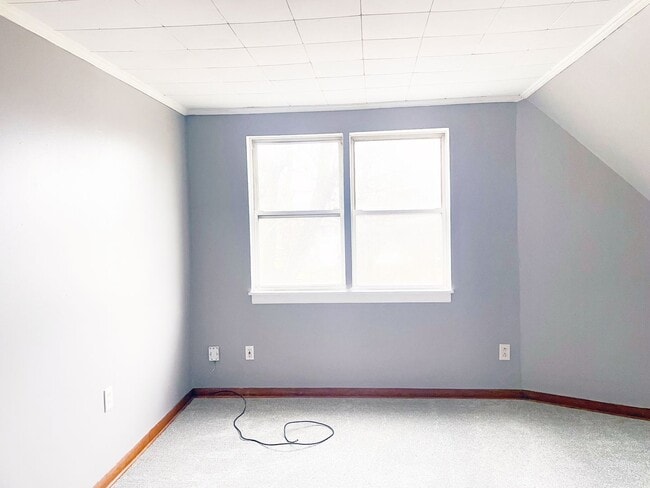 Building Photo - 7402 Park Ln