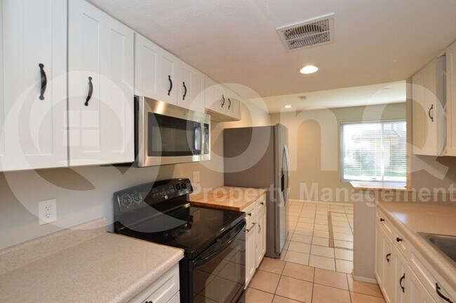 Building Photo - 7126 N 19th Ave