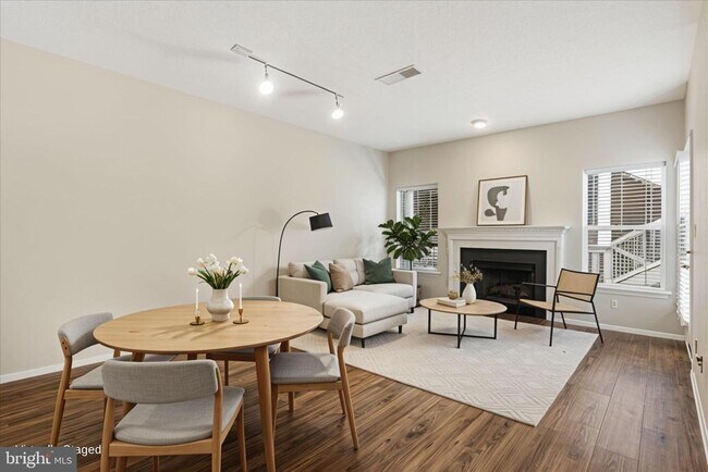 Foto del edificio - 14322 Climbing Rose Way