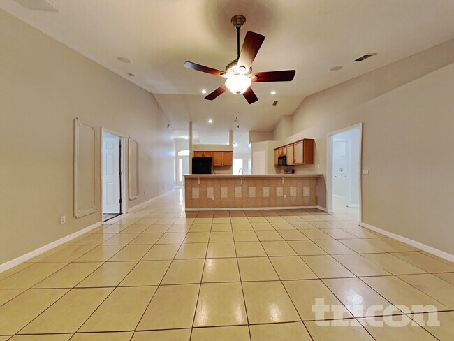 Foto del edificio - 910 Albertville Ct