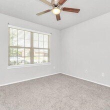 Building Photo - 1827 Gibbons Creek Dr