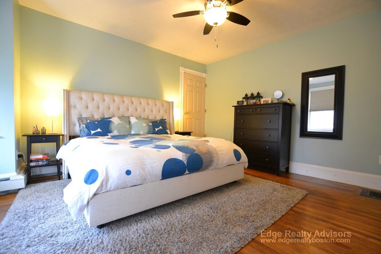 317 Warren St Unit 1, Waltham, MA 02453 Apartments in Waltham, MA