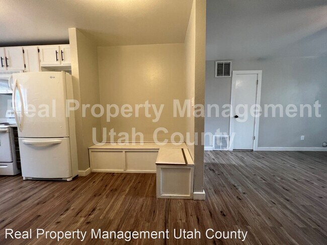 Building Photo - 3 br, 1 bath House - 1435 N Amiron Way #A