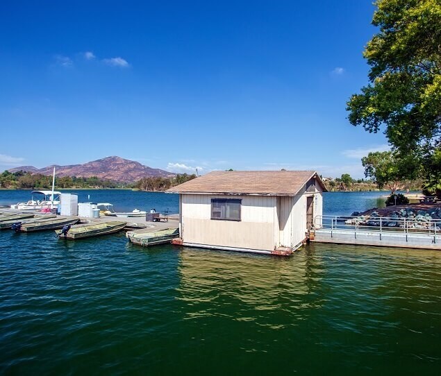 The popular Lake Murray is located just south of San Carlos