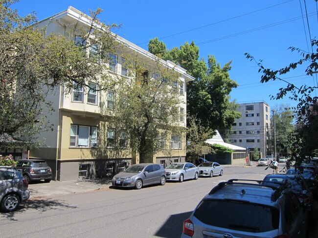Building Photo - 2124 NW Flanders St
