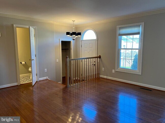 Building Photo - 46521 River Meadows Terrace