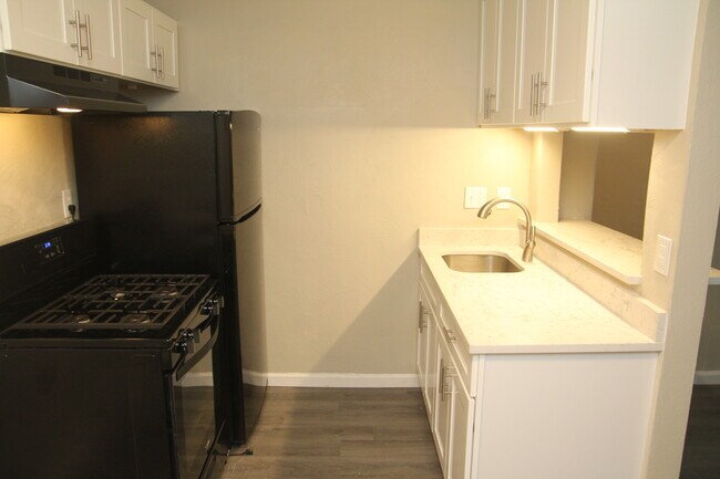 Building Photo - 2030 S Big Bend Blvd