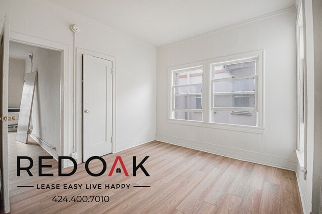 Building Photo - 246 S Kenmore Ave