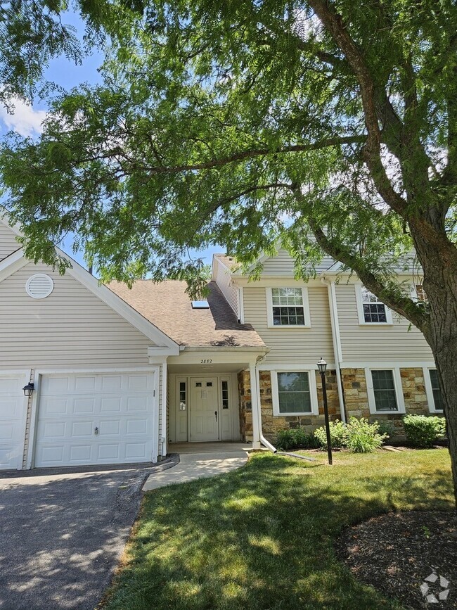Building Photo - 2882 Meadow Ln