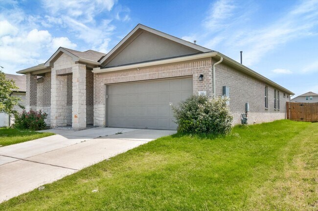 Building Photo - Spacious 4-Bedroom Home with Office in Pri...