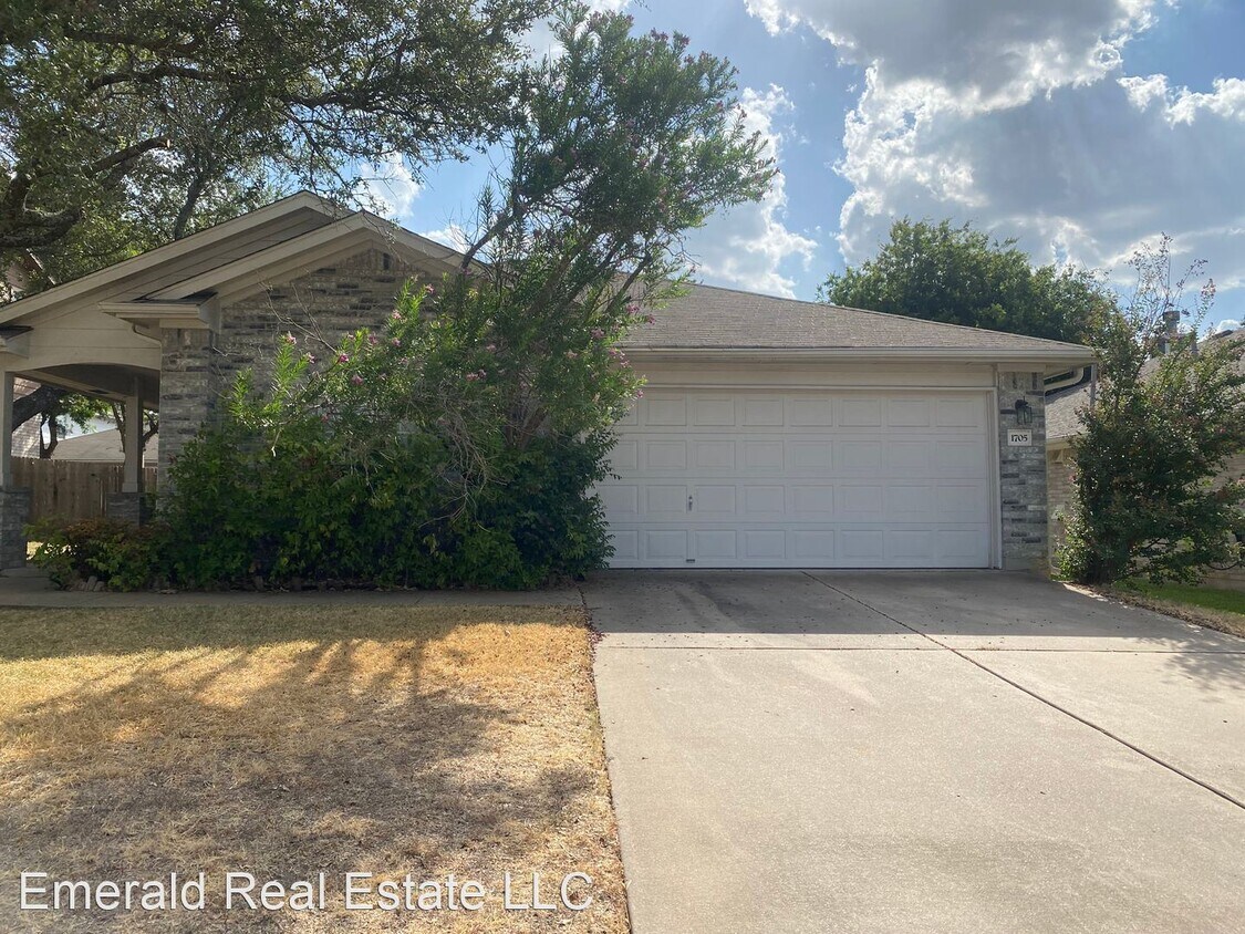 Primary Photo - 3 br, 2 bath House - 1705 AVANTE DR.