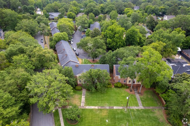 Foto del edificio - Hillcrest Apartments