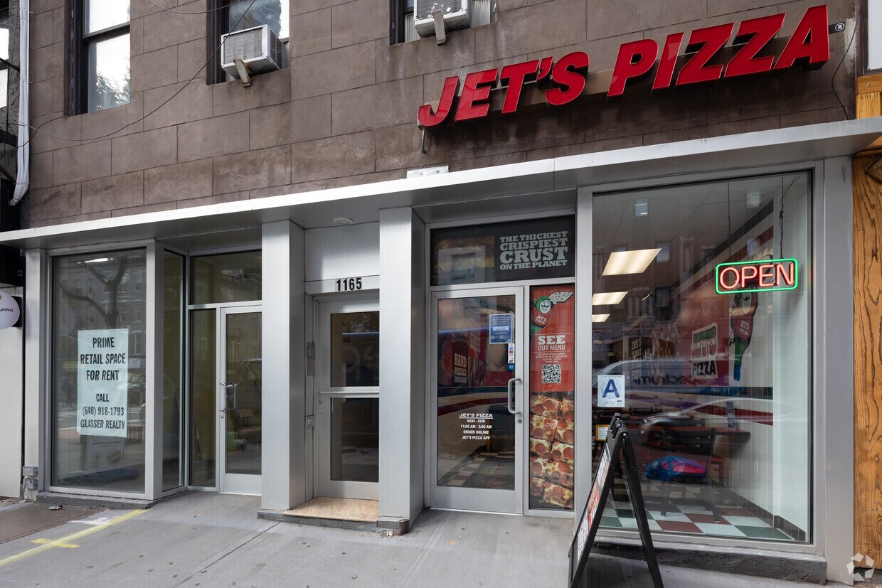 Entrance - 1165 2nd Ave