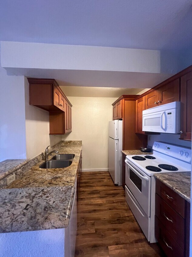 Foto principal - 2 Bedroom Condo in Mission Valley