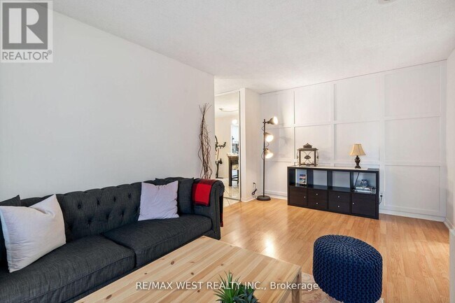 Photo du bâtiment - 155 Hillcrest Ave