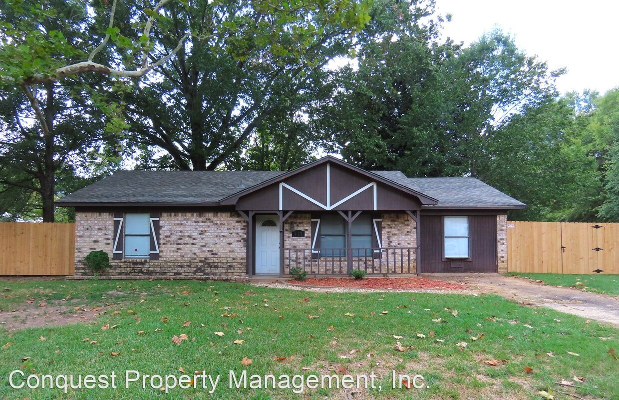 Primary Photo - 3 br, 1.5 bath House - 417 Rainbow Dr.