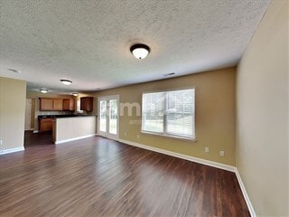 Building Photo - 6013 Mountview Dr