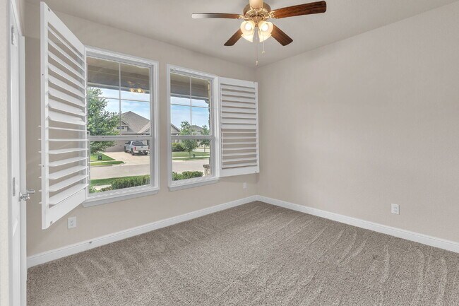 Building Photo - 2336 Shorthorn Dr