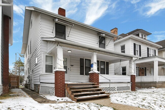 Building Photo - 156 S Burgess Ave