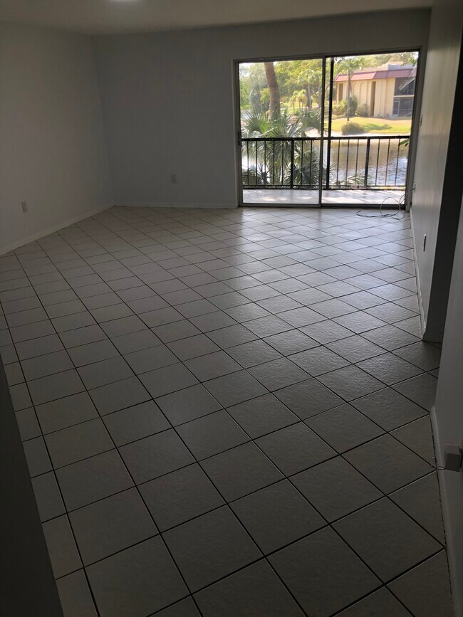 Foto del edificio - 866 SW 9th Street Cir