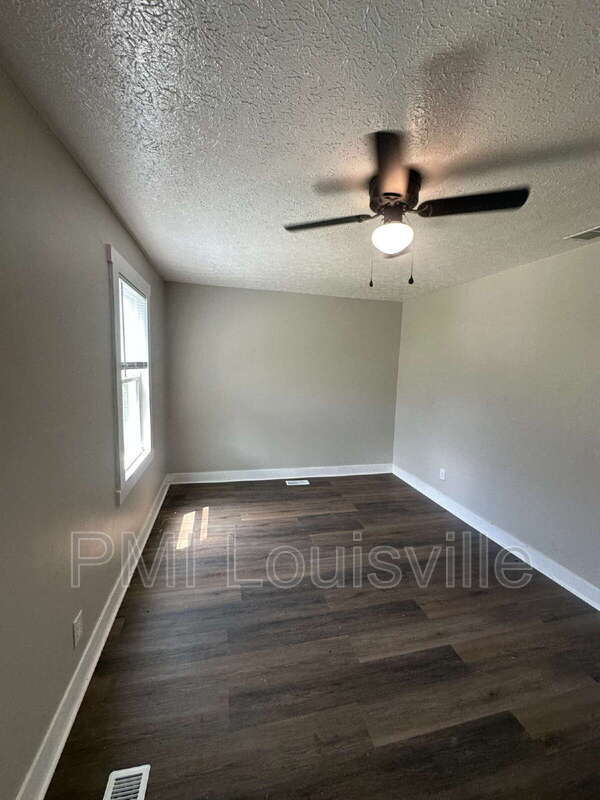 Foto del edificio - 3417 Duncan St