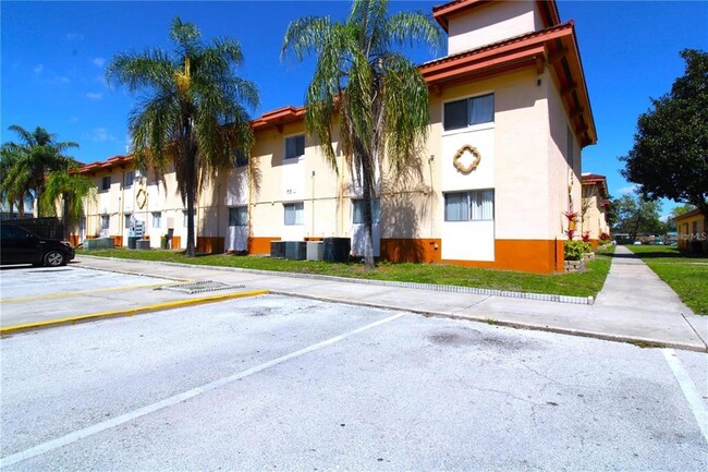 Foto del edificio - 746 McDougall Ct