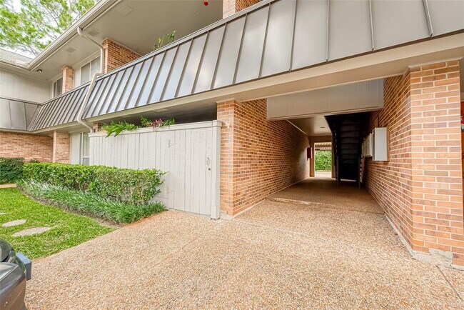 Building Photo - 6669 Bayou Glen Rd