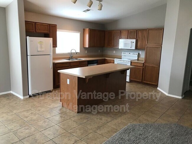 Building Photo - 14027 N 178th Ave