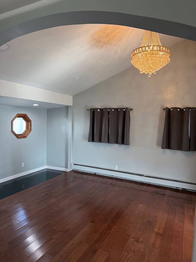 Building Photo - 168 Horn Ln