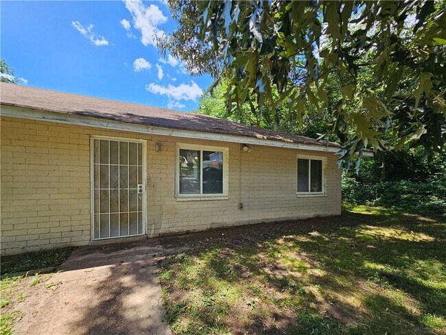 Building Photo - 82 Haygood Ave SE
