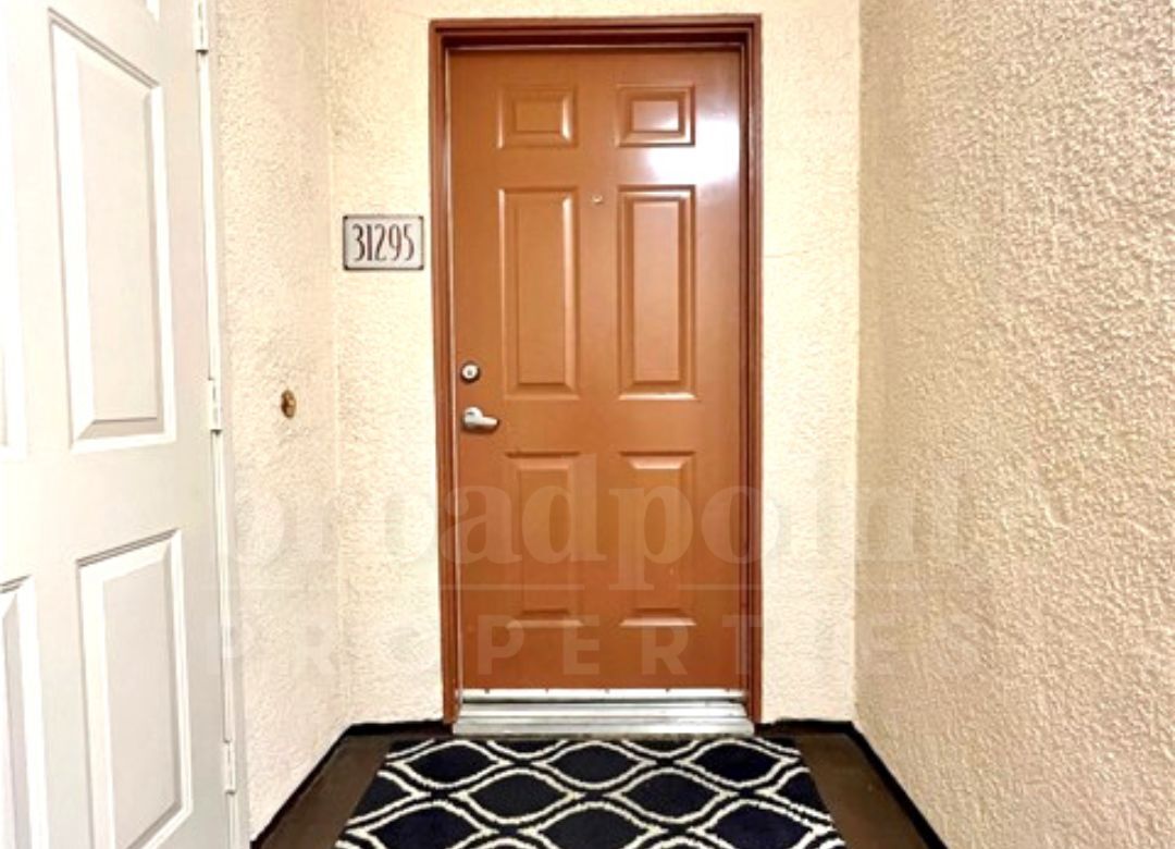 Foto principal - 31295 Taylor Ln