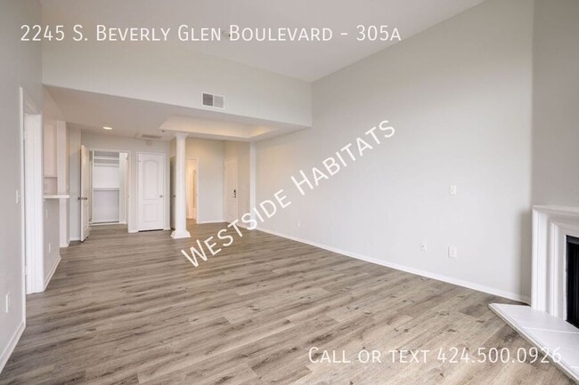 Building Photo - 2245 S Beverly Glen Blvd