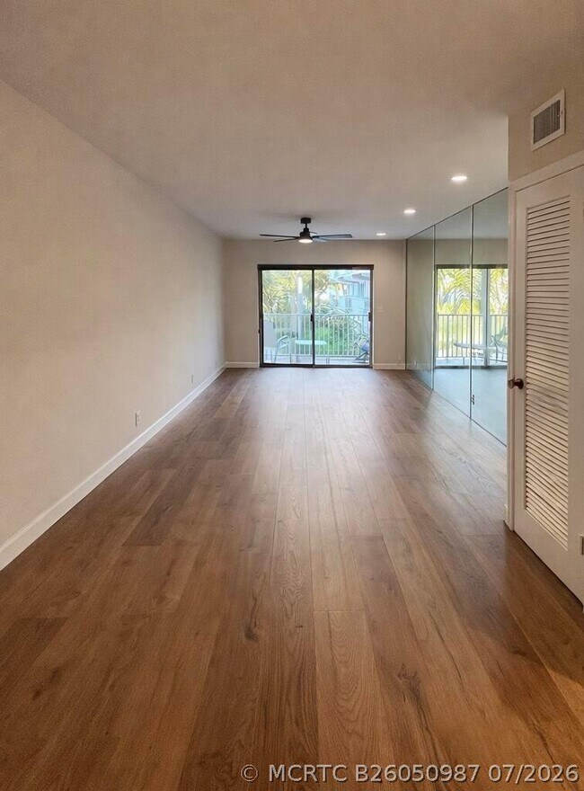 Foto del edificio - 311 E Ocean Ave
