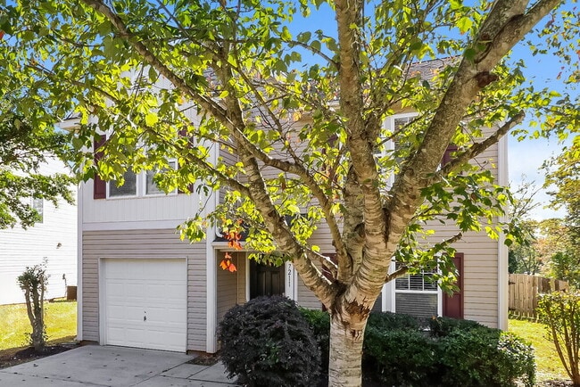 Building Photo - 7211 Waldon Park Lane