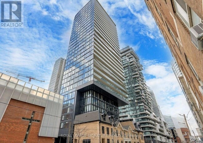 Building Photo - 47-447 Mutual St